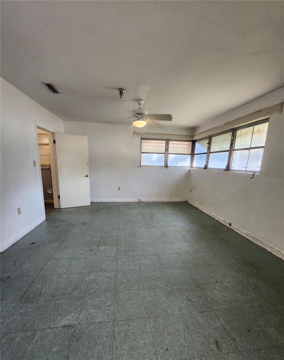 Image 23 of 44 For 15319 140th Street
