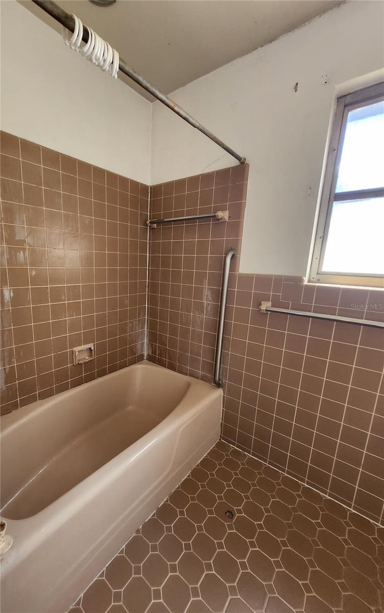 Image 32 of 44 For 15319 140th Street