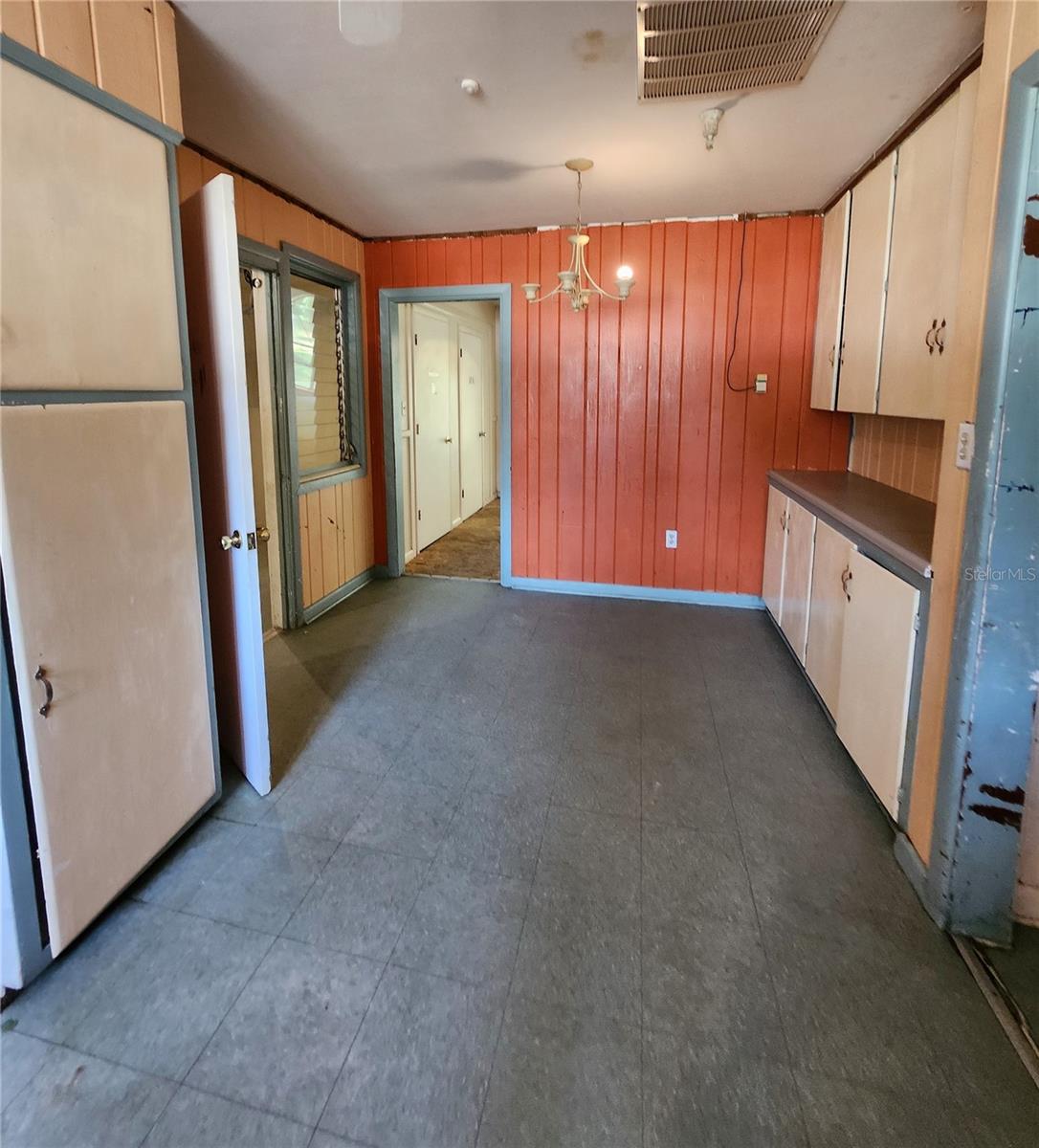 Image 6 of 44 For 15319 140th Street