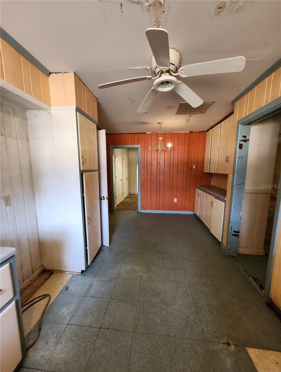 Image 7 of 44 For 15319 140th Street