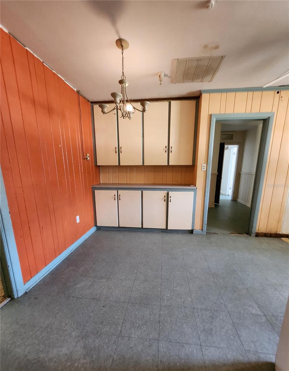 Image 8 of 44 For 15319 140th Street