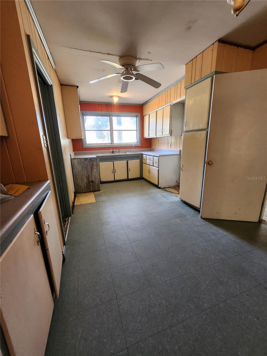 Image 9 of 44 For 15319 140th Street