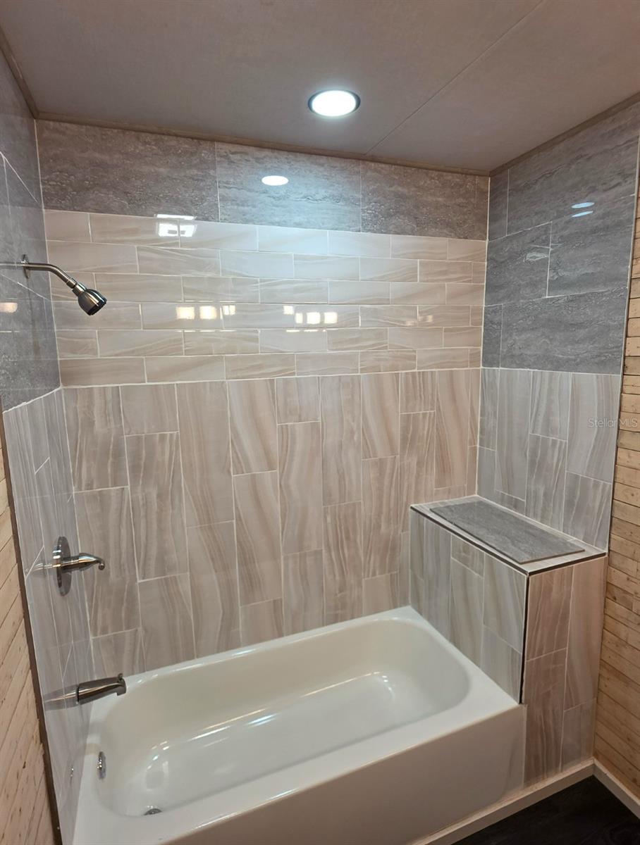 Image 9 of 13 For 401 Kemp Court Suite B