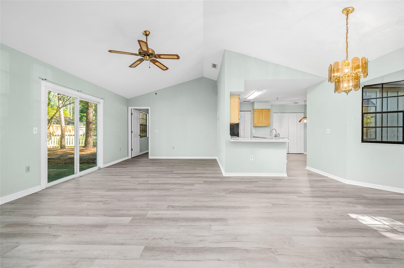 Image 4 of 24 For 7960 47th Court