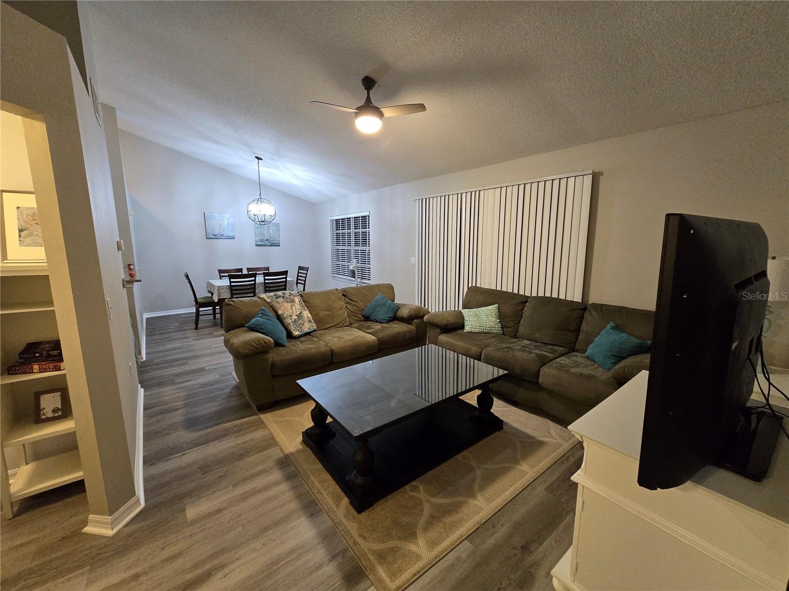 Image 11 of 37 For 10000 52nd Avenue J52