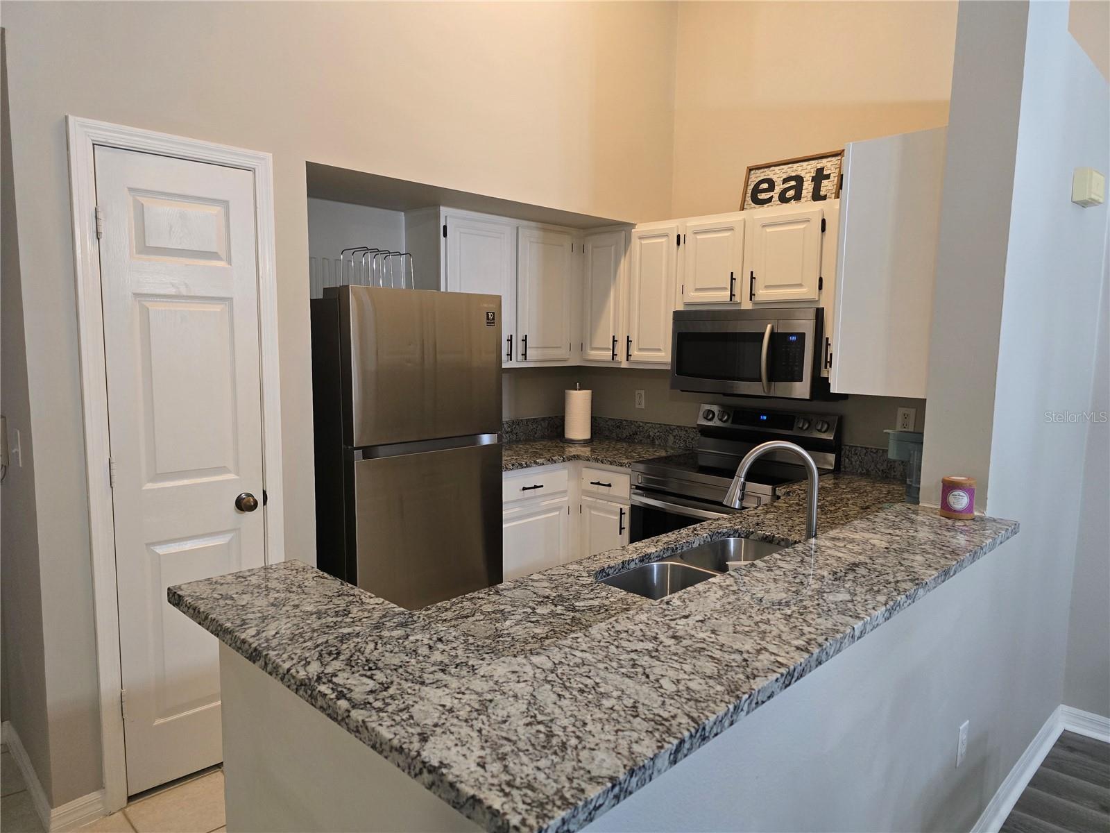 Image 15 of 37 For 10000 52nd Avenue J52