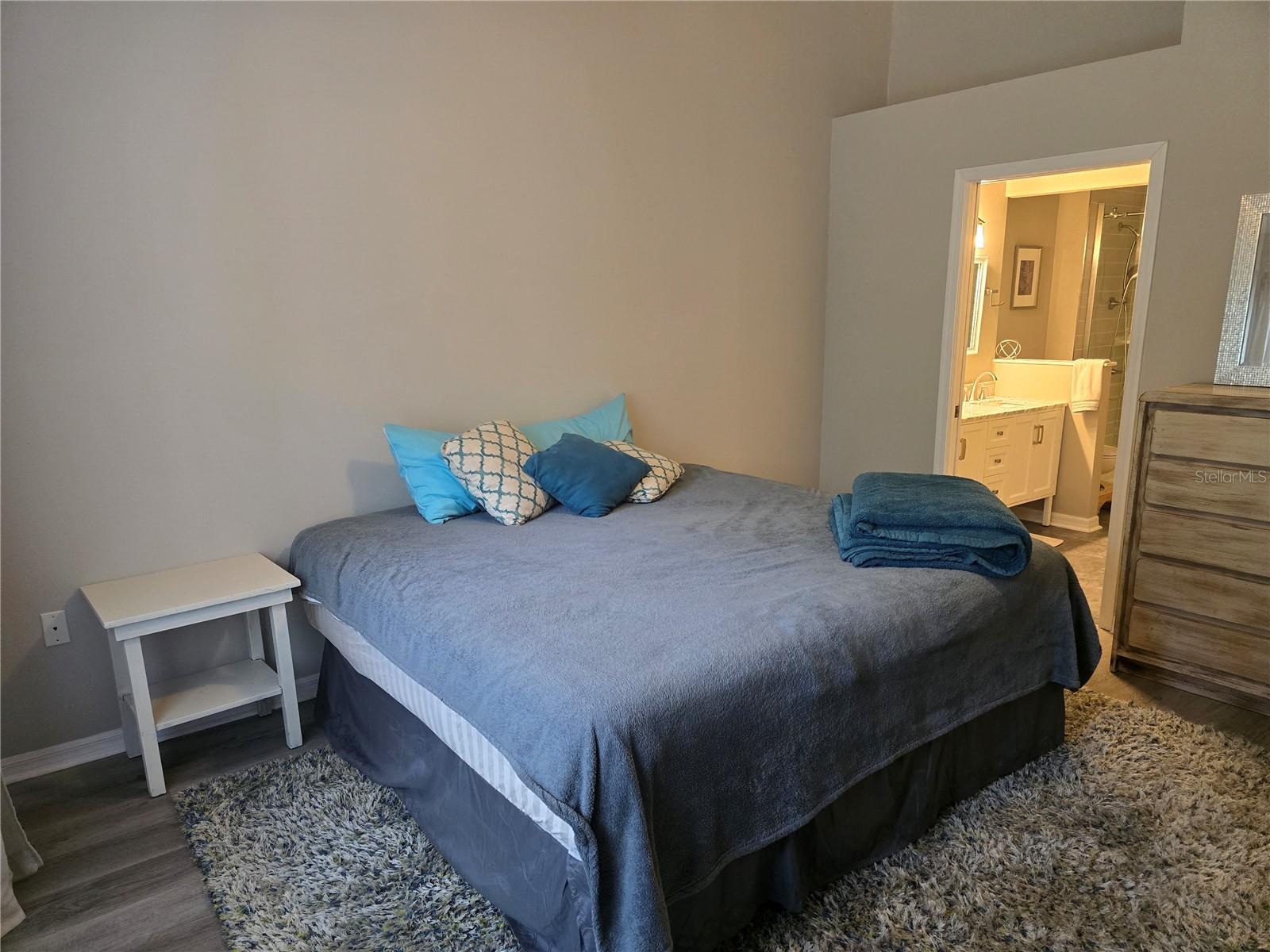 Image 21 of 37 For 10000 52nd Avenue J52