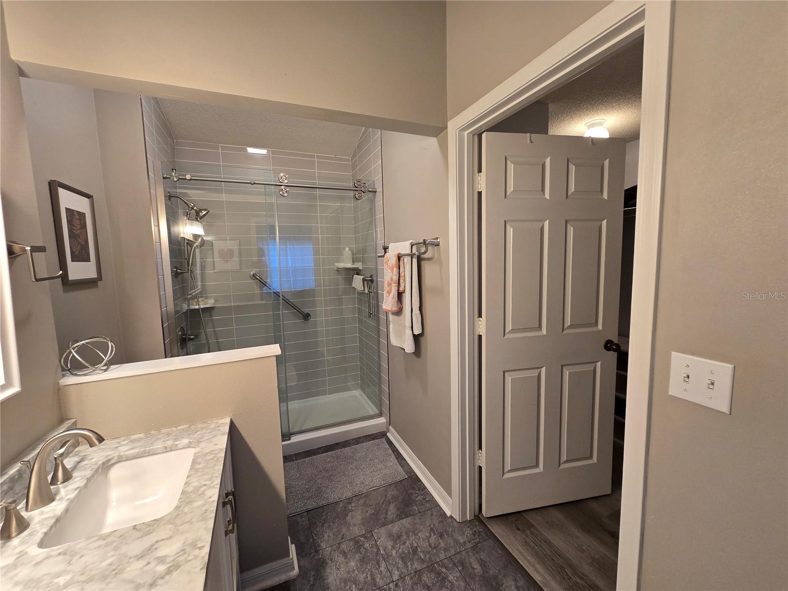 Image 26 of 37 For 10000 52nd Avenue J52