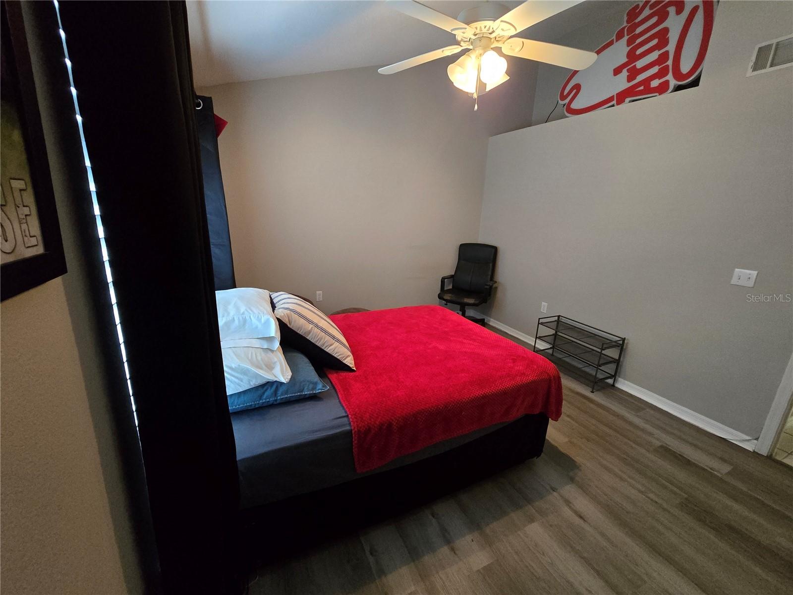 Image 28 of 37 For 10000 52nd Avenue J52