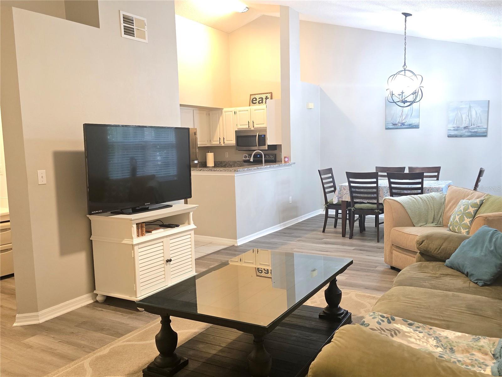 Image 7 of 37 For 10000 52nd Avenue J52