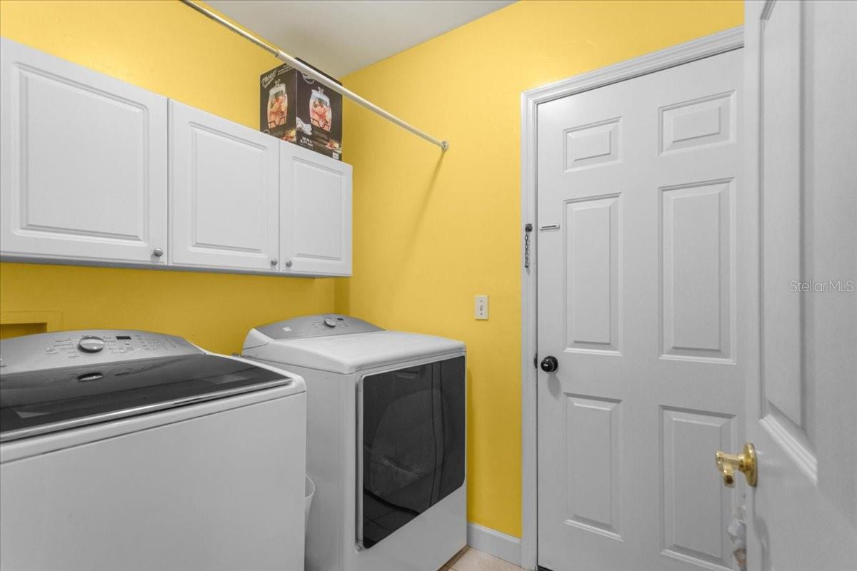 Image 12 of 37 For 7203 121 Avenue