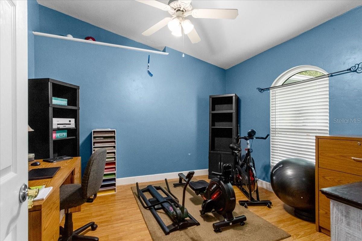 Image 13 of 37 For 7203 121 Avenue