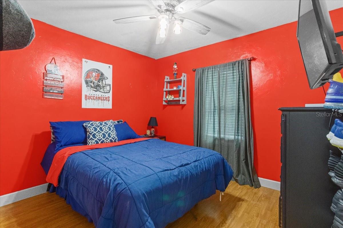 Image 21 of 37 For 7203 121 Avenue