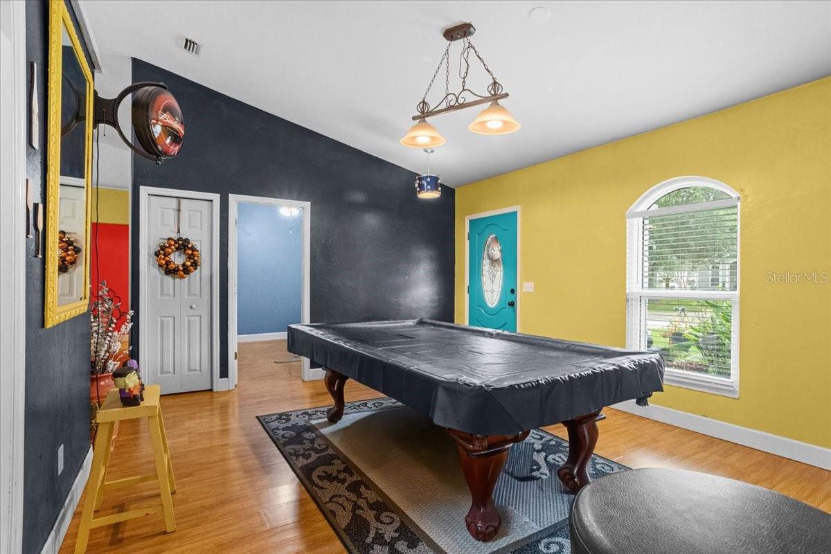 Image 3 of 37 For 7203 121 Avenue