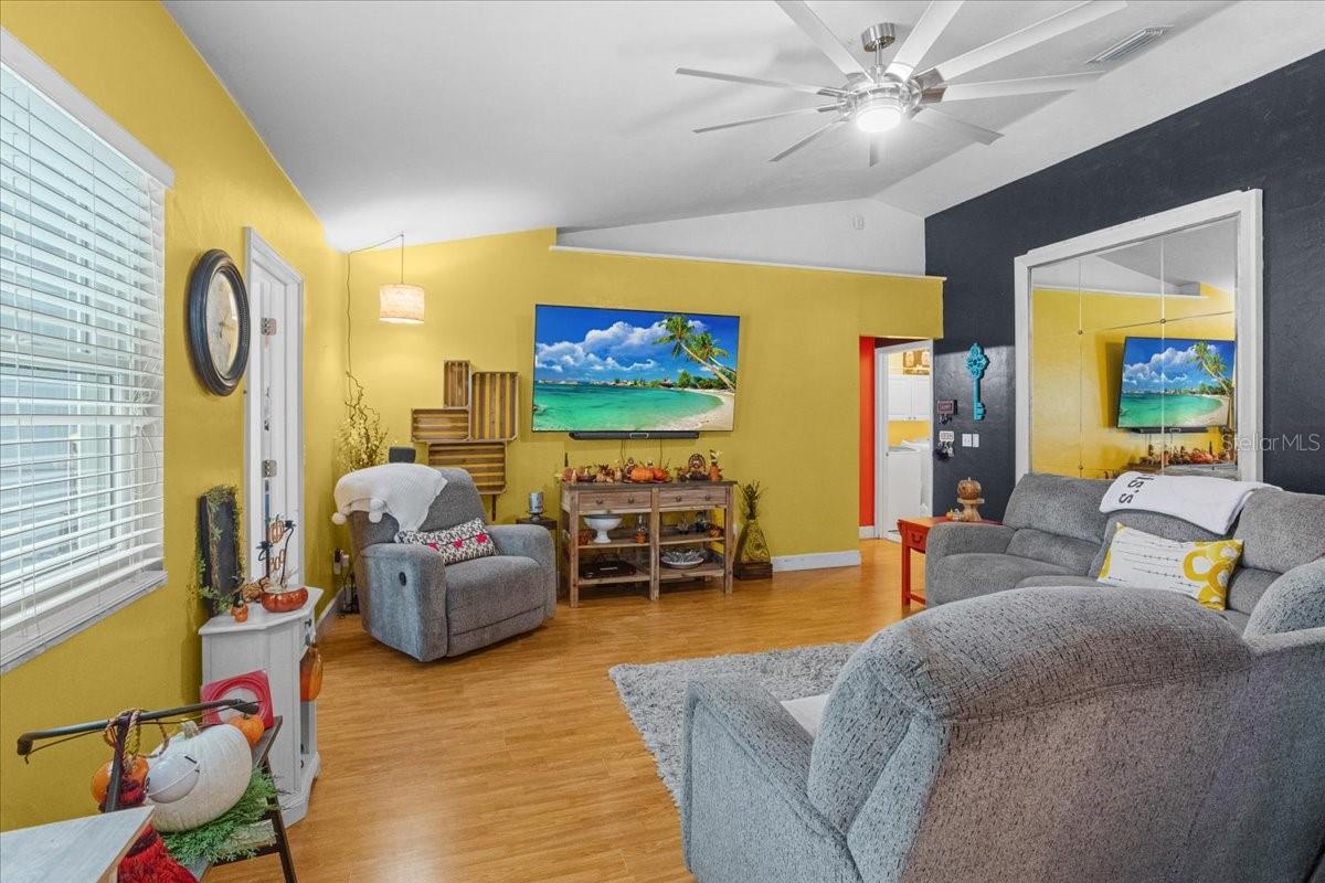 Image 6 of 37 For 7203 121 Avenue