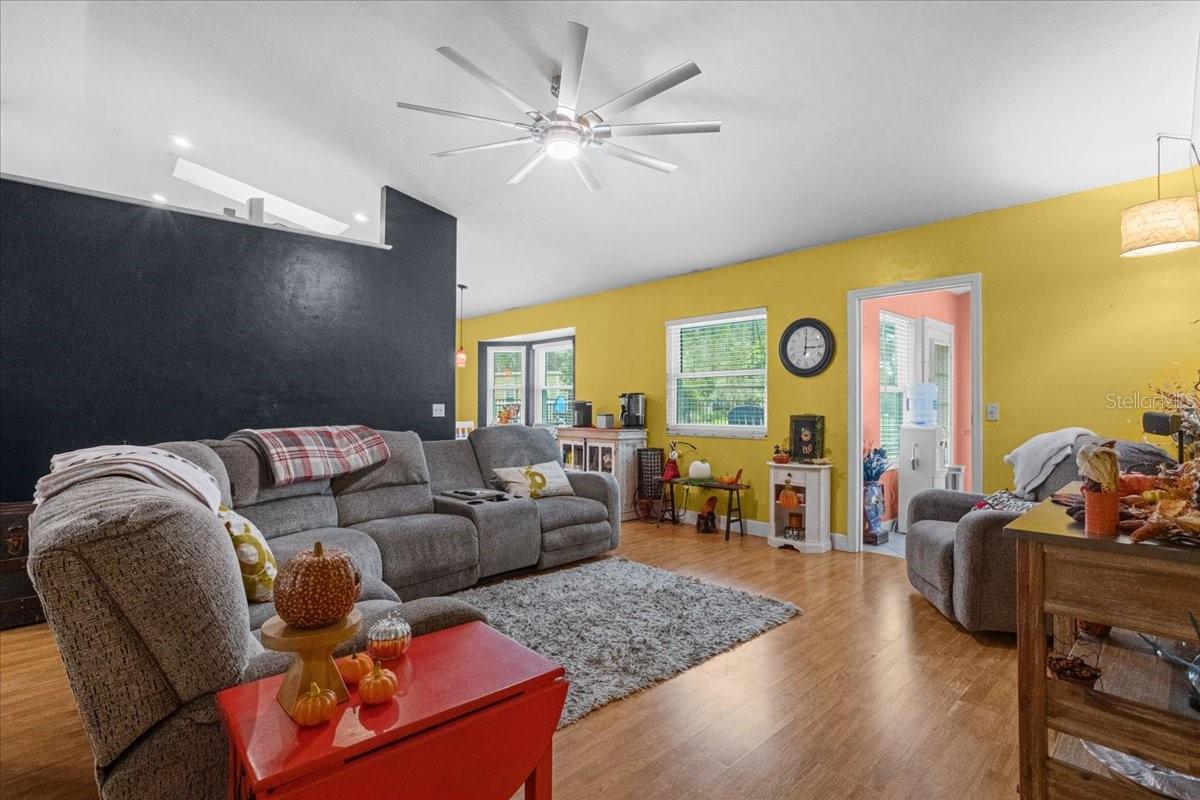 Image 7 of 37 For 7203 121 Avenue