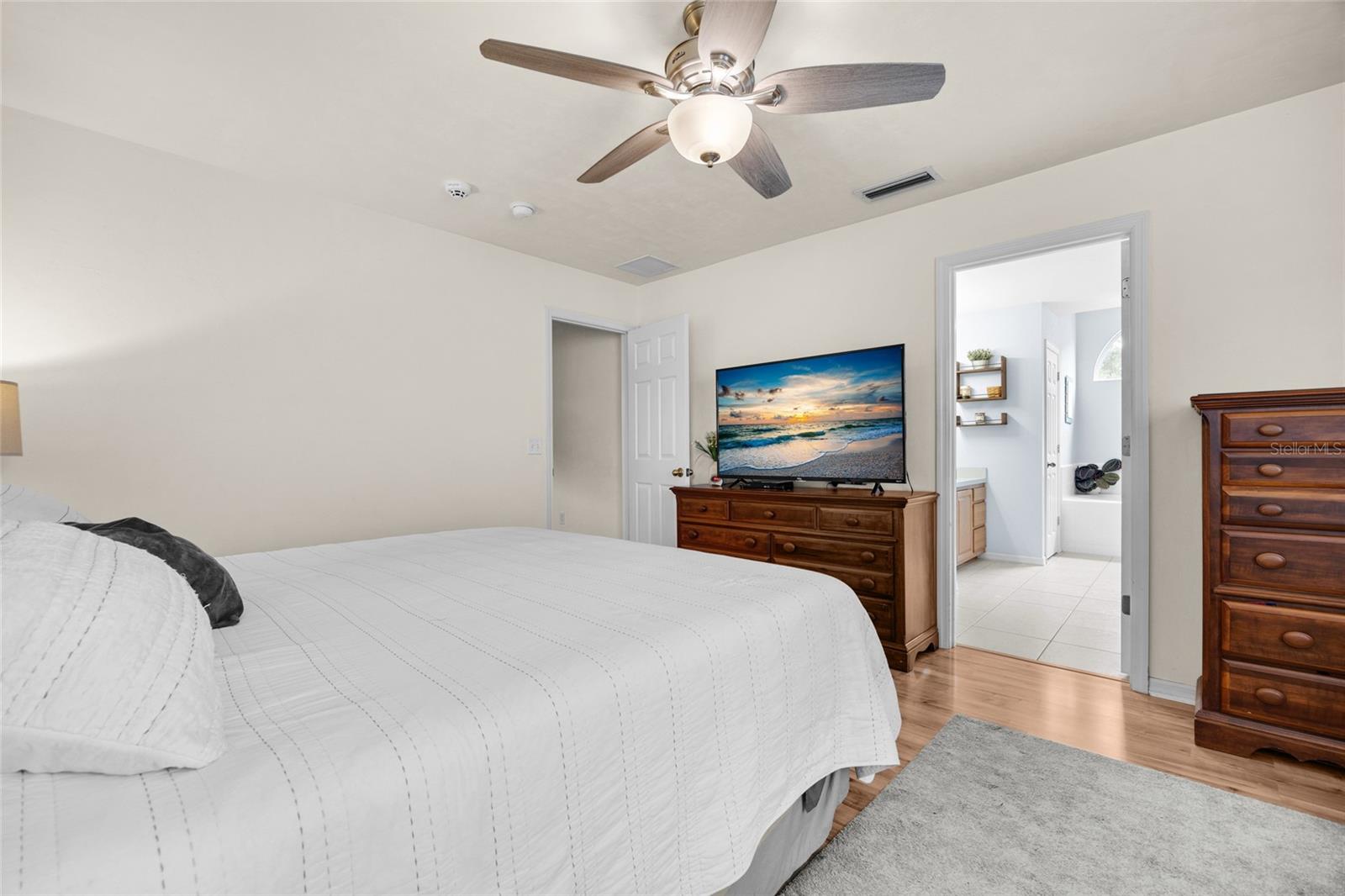 Image 10 of 37 For 8844 11th Place