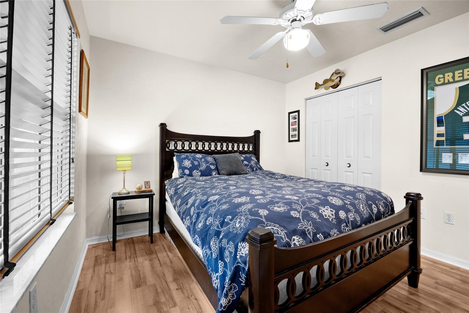 Image 7 of 37 For 8844 11th Place