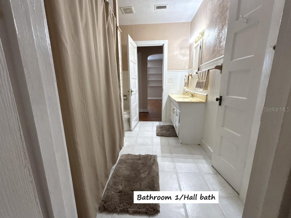 Image 15 of 40 For 579 Baya Drive