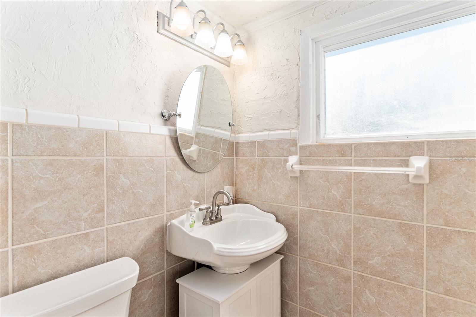 Image 41 of 75 For 123 1st Street