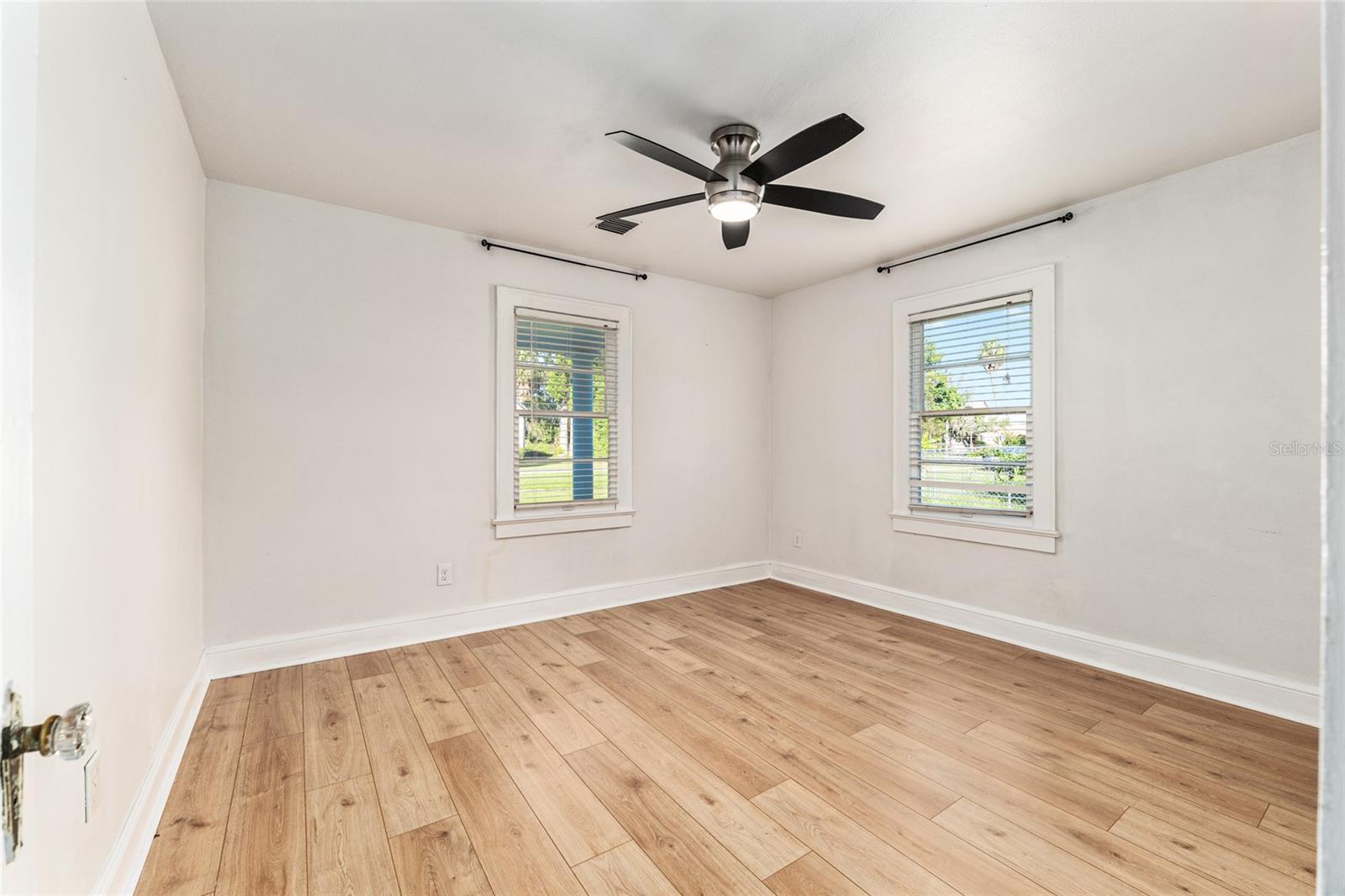 Image 49 of 75 For 123 1st Street