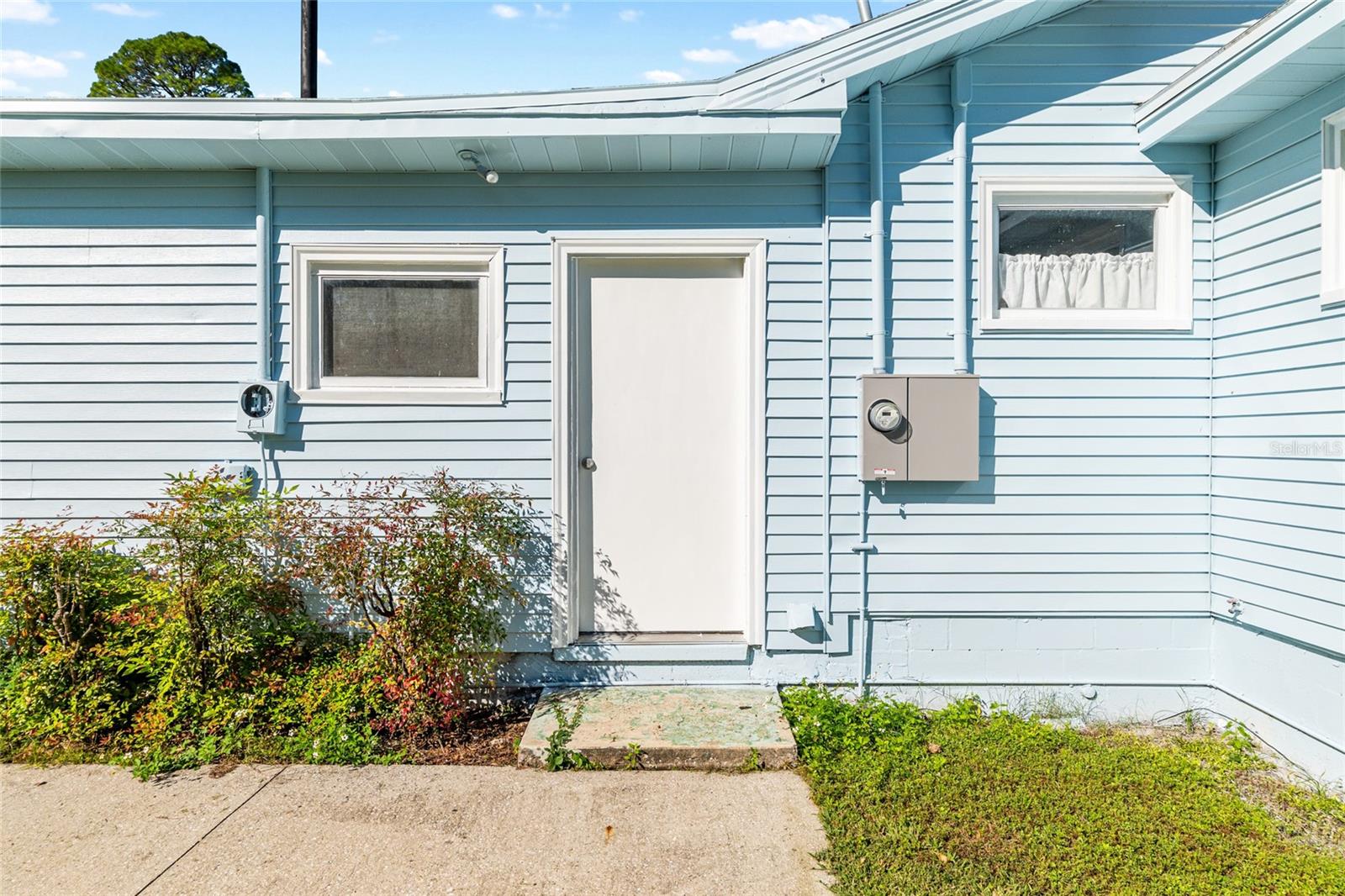 Image 55 of 75 For 123 1st Street