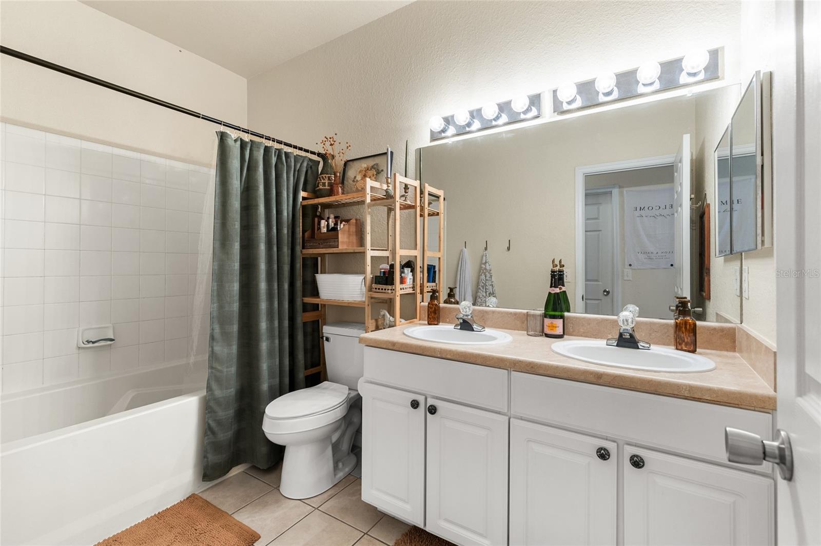 Image 20 of 33 For 4340 48th Street 102