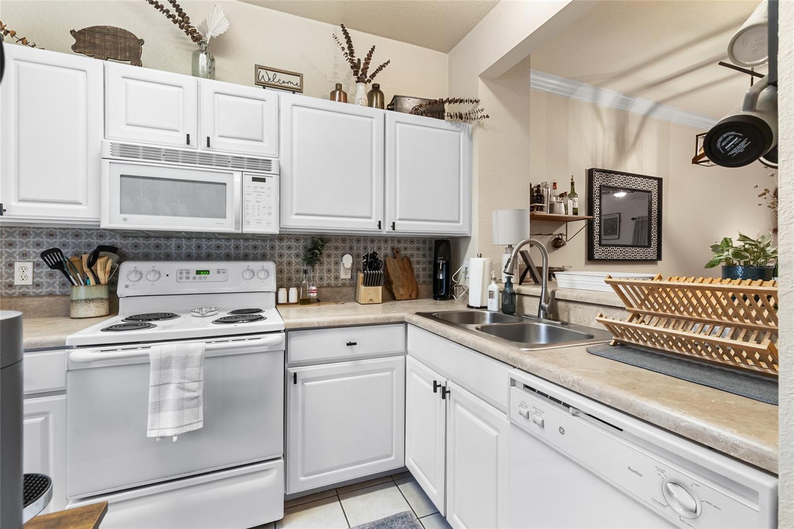 Image 7 of 33 For 4340 48th Street 102