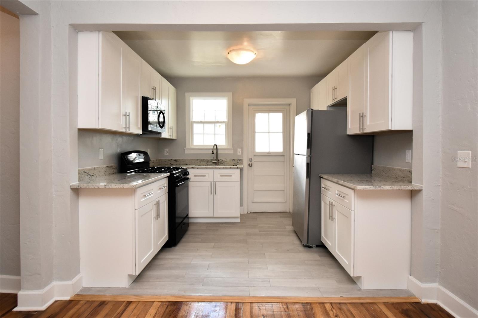 Image 4 of 13 For 1028 3rd Avenue
