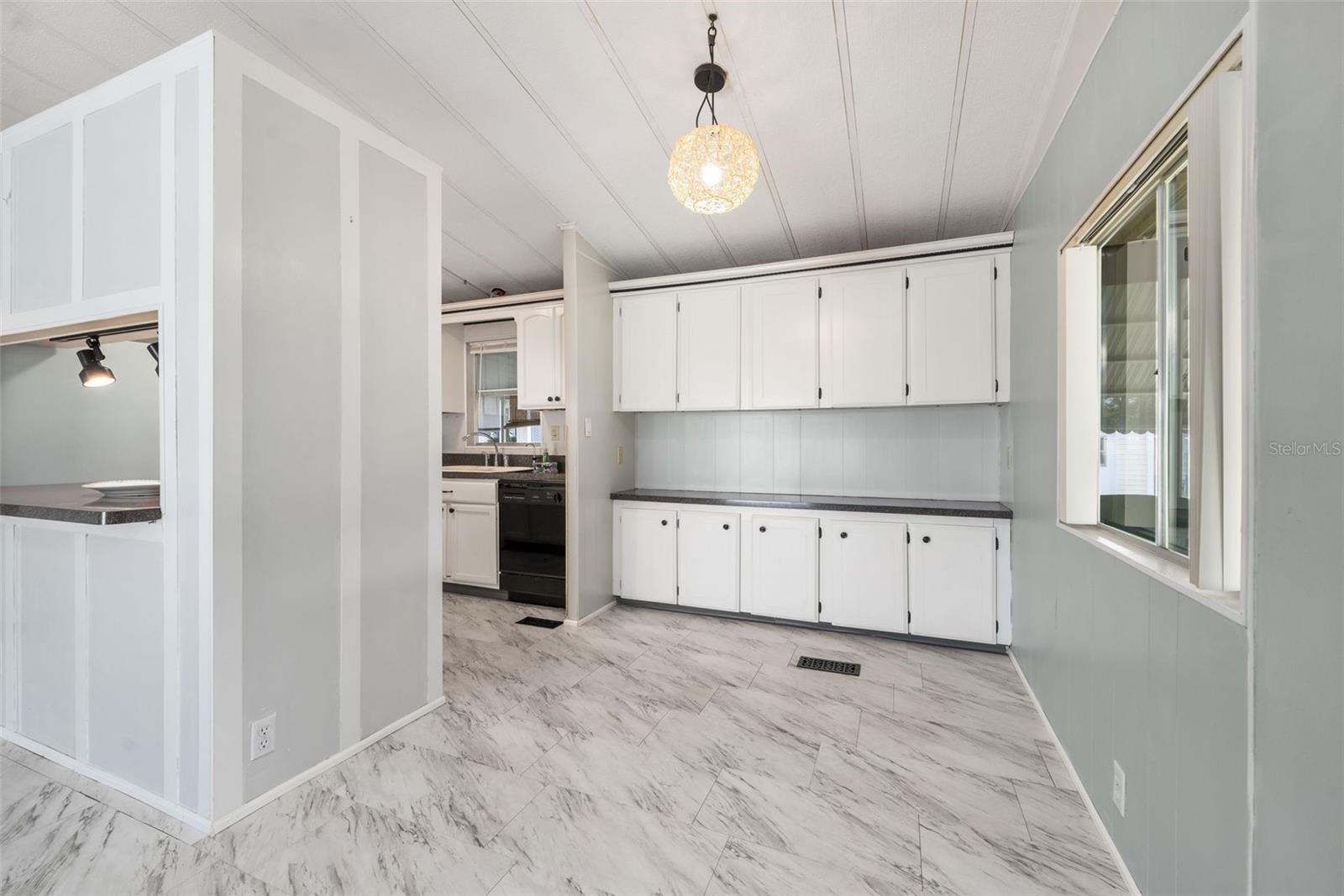 Image 14 of 34 For 14233 Rialto Avenue