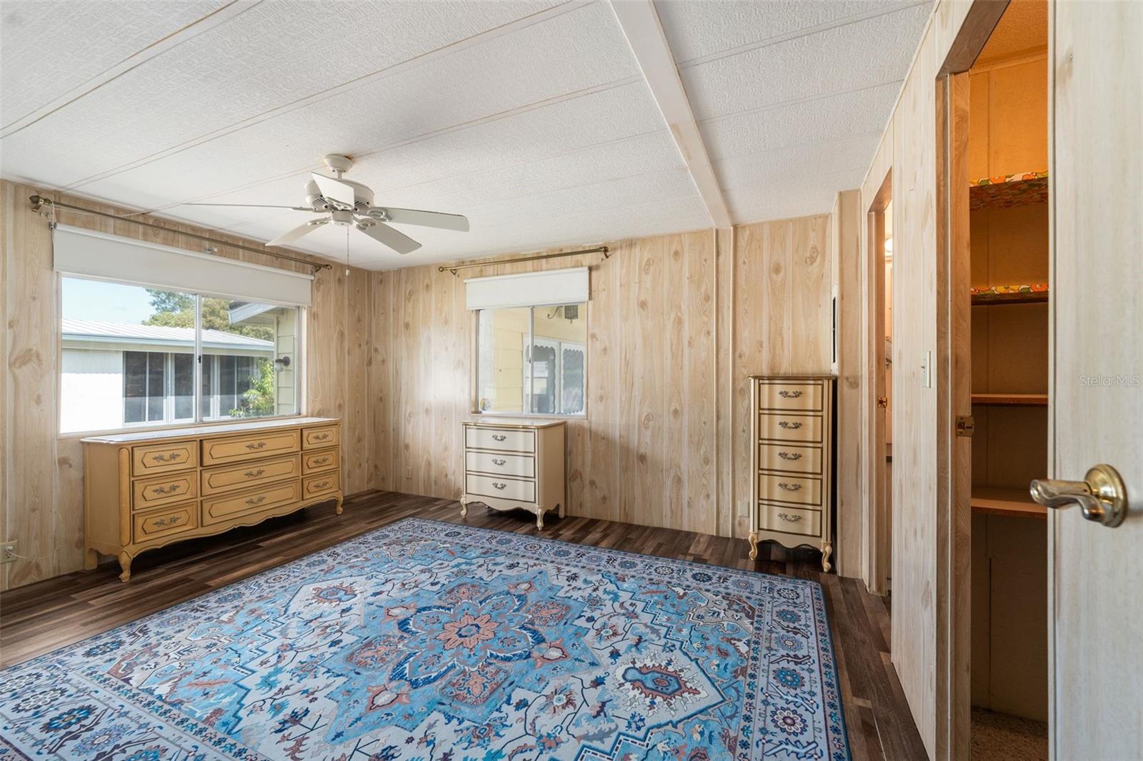 Image 22 of 34 For 14233 Rialto Avenue