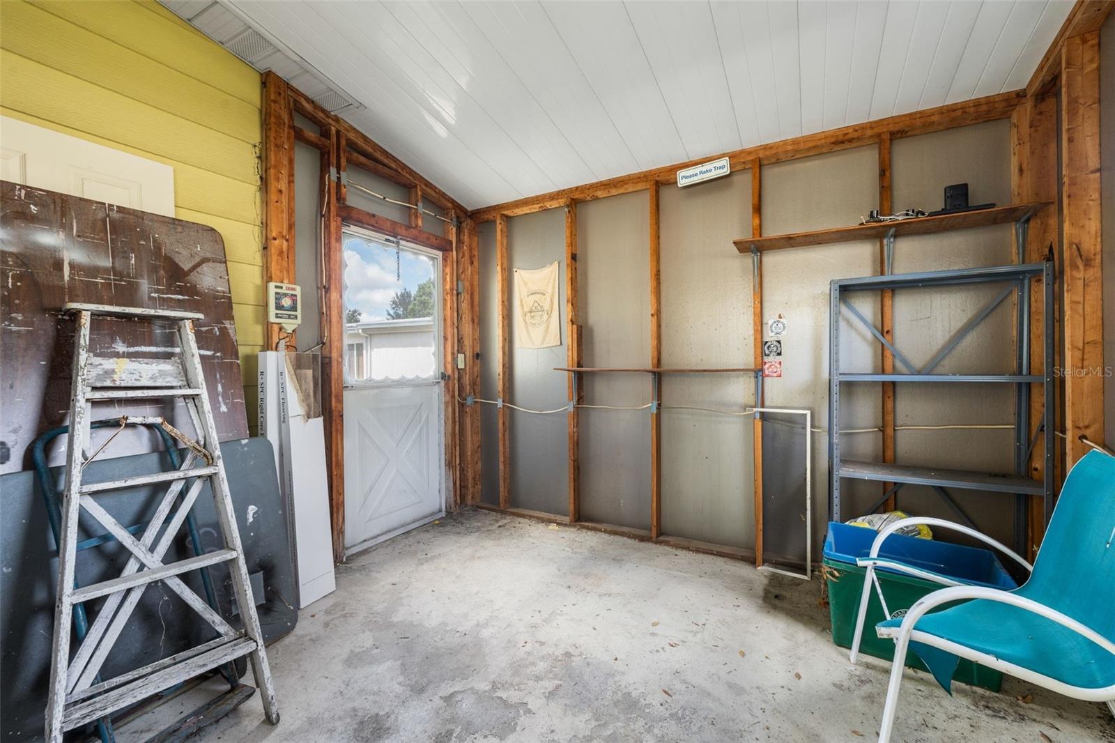 Image 33 of 34 For 14233 Rialto Avenue