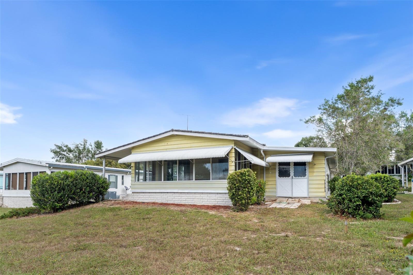 Image 9 of 34 For 14233 Rialto Avenue