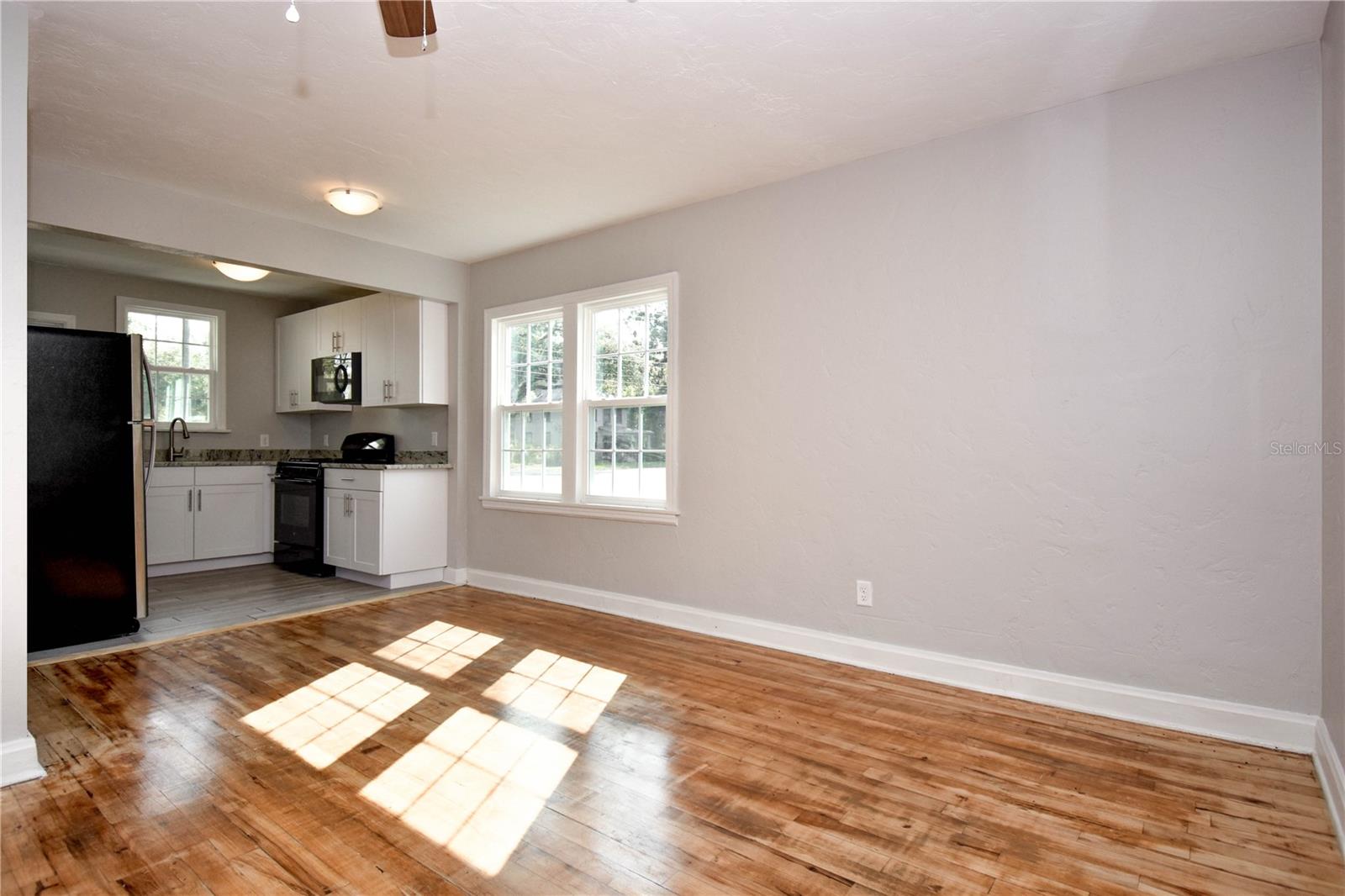 Image 4 of 12 For 1028 3rd Avenue