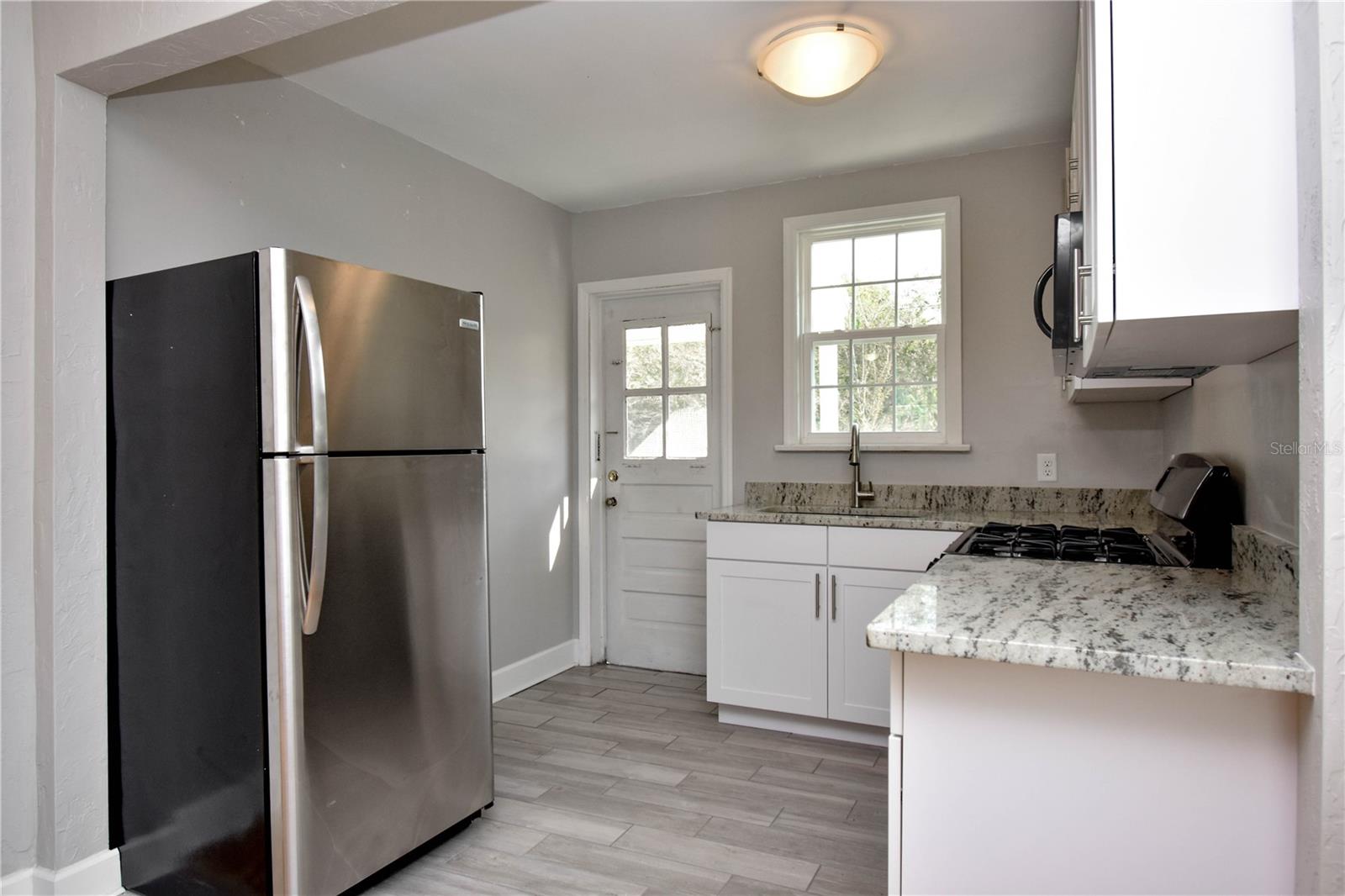 Image 7 of 12 For 1028 3rd Avenue