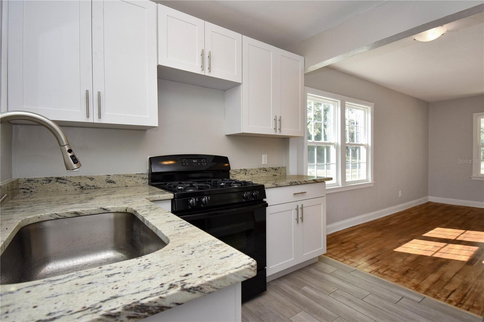Image 8 of 12 For 1028 3rd Avenue