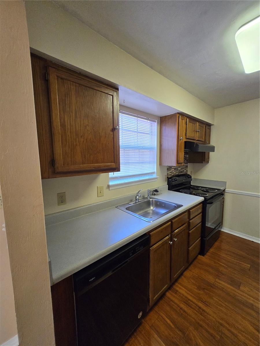 Image 4 of 41 For 8705 35th Lane