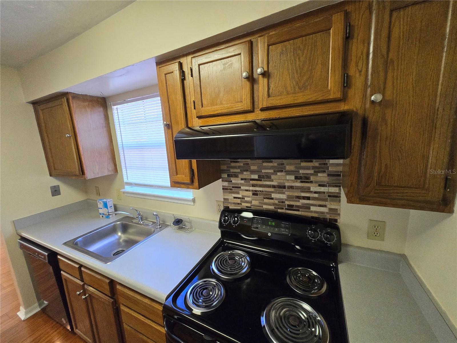 Image 6 of 41 For 8705 35th Lane