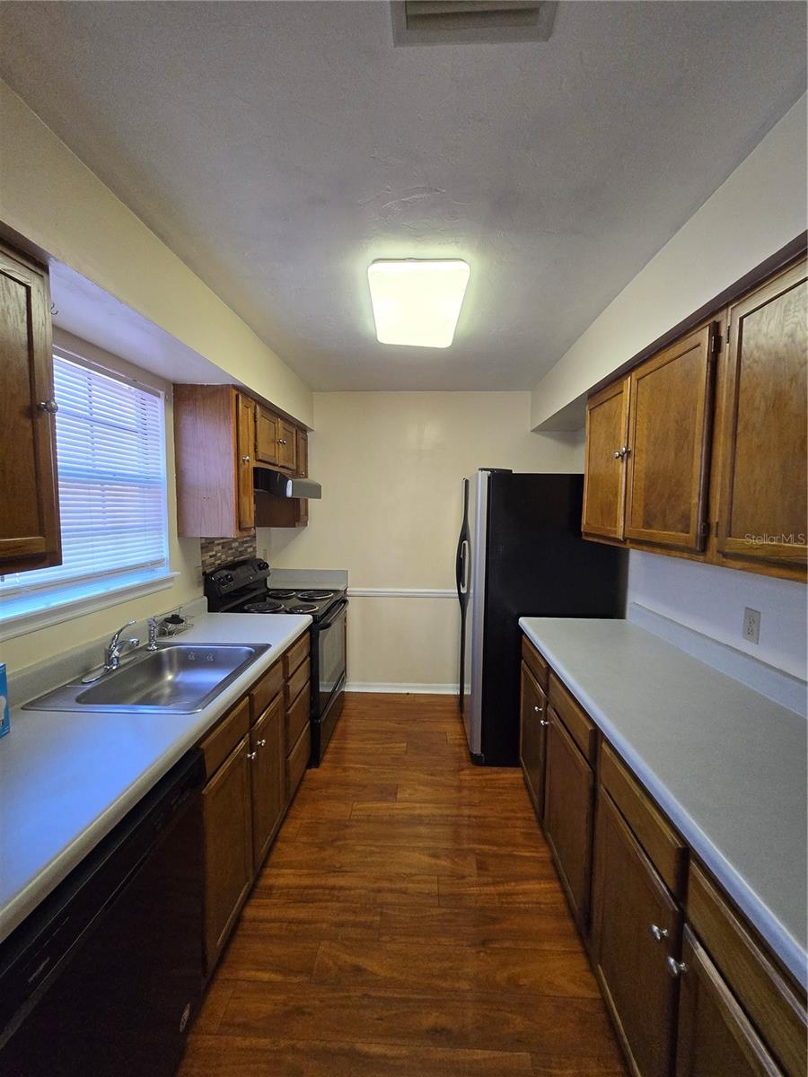 Image 7 of 41 For 8705 35th Lane