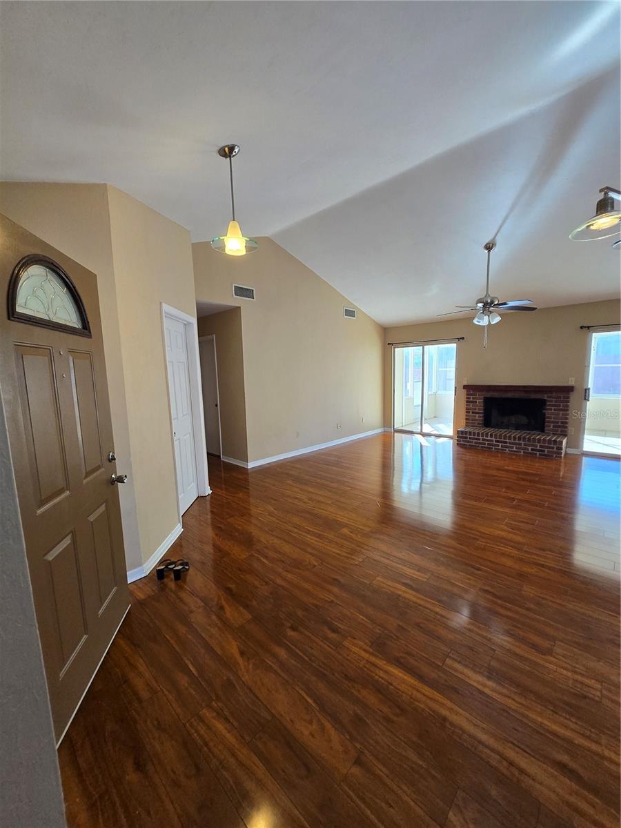 Image 8 of 41 For 8705 35th Lane