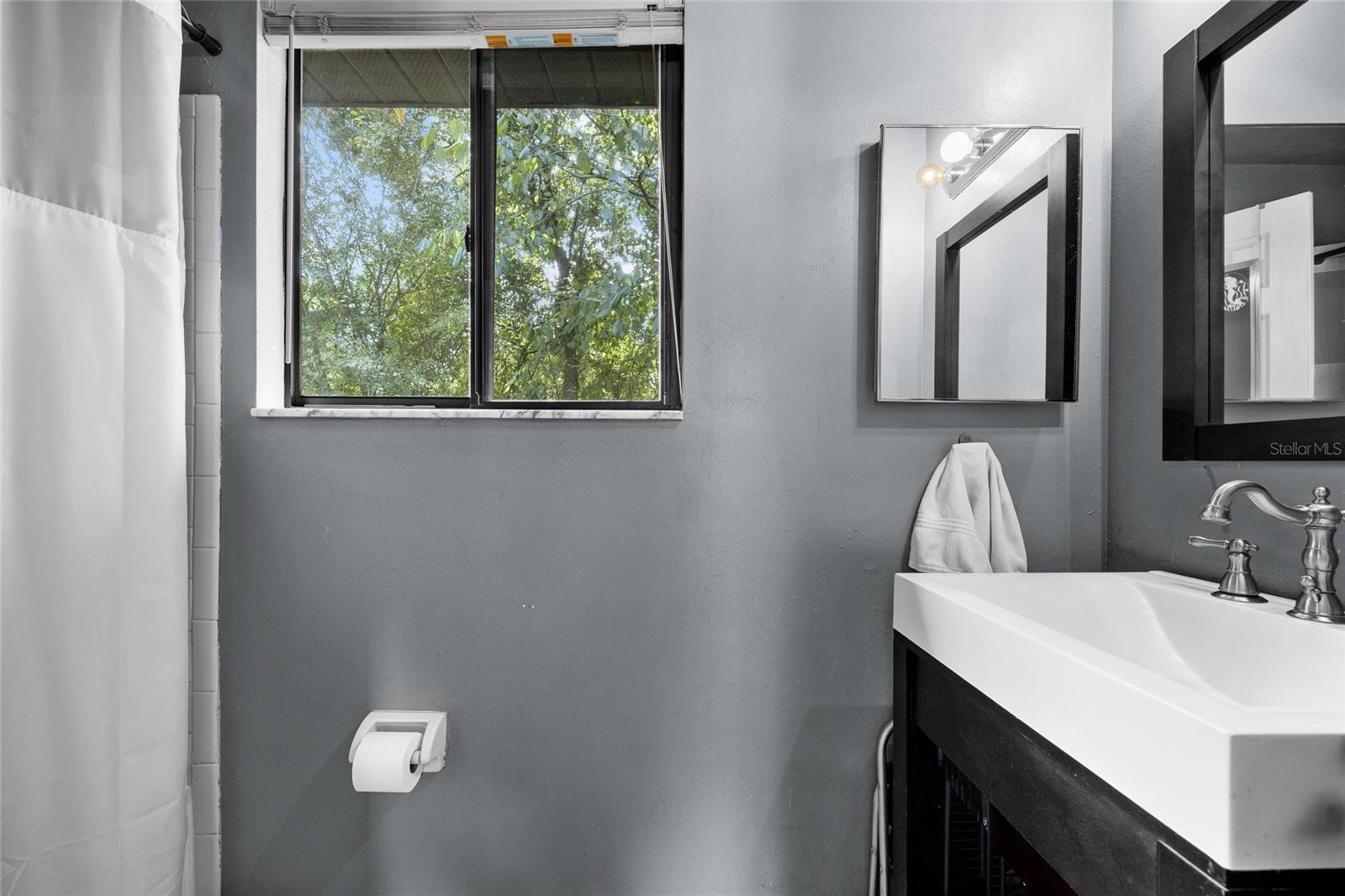 Image 14 of 21 For 2508 35th Place I51