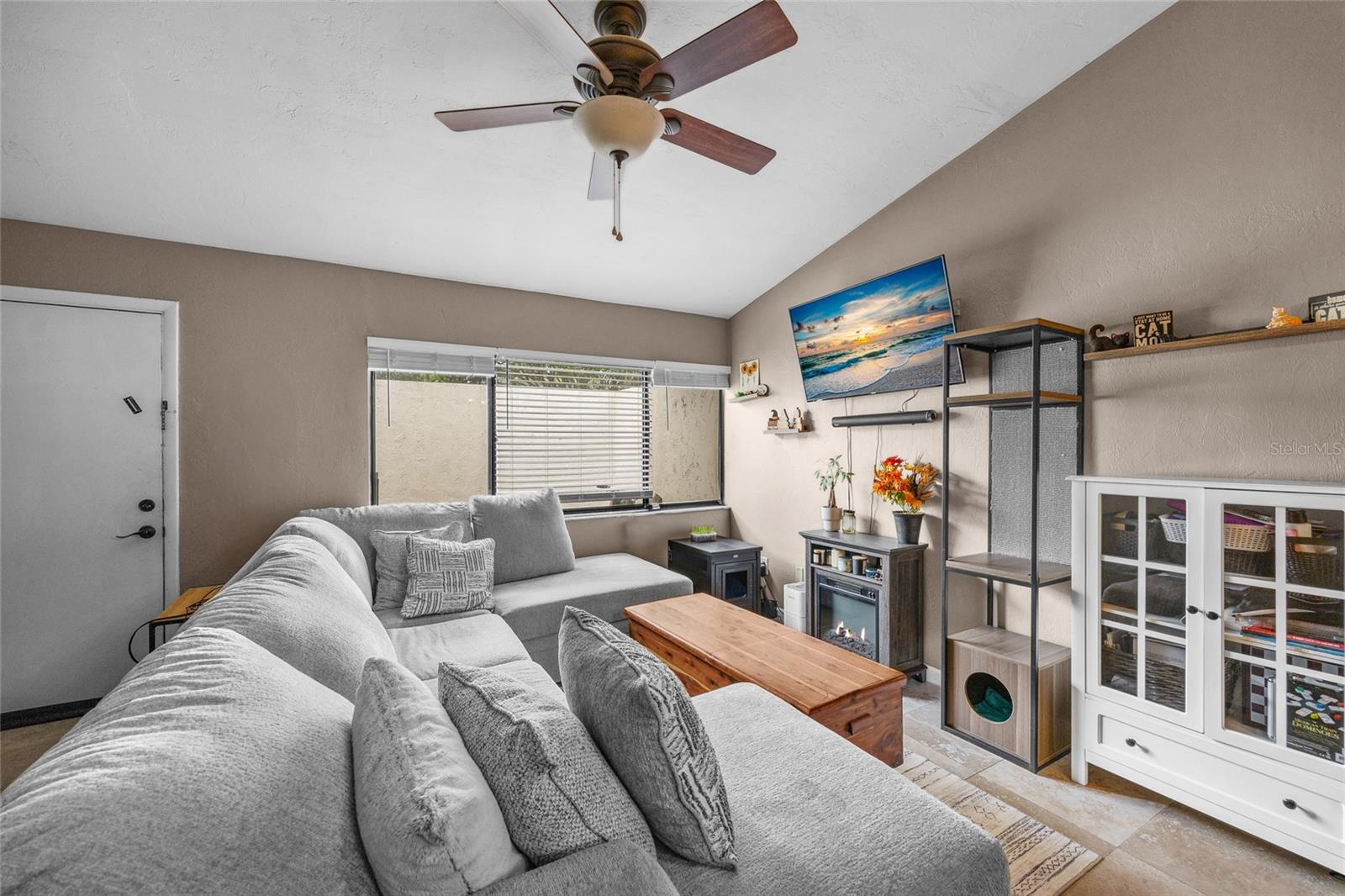 Image 3 of 21 For 2508 35th Place I51