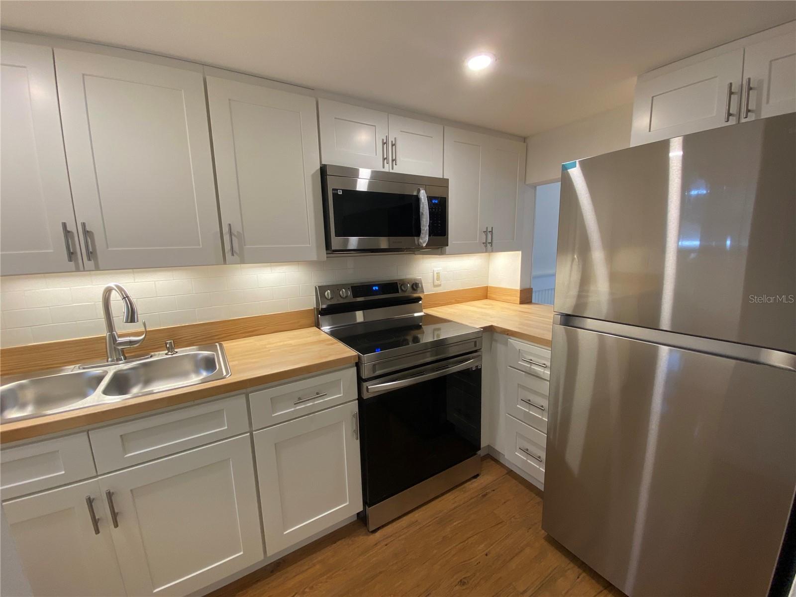 Image 4 of 25 For 701 75th Street 101
