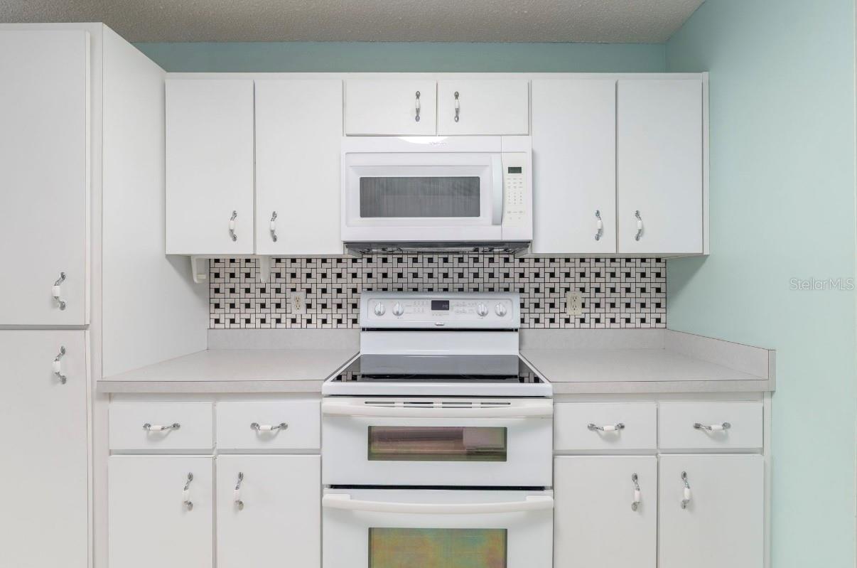 Image 11 of 54 For 5393 109th Place Road