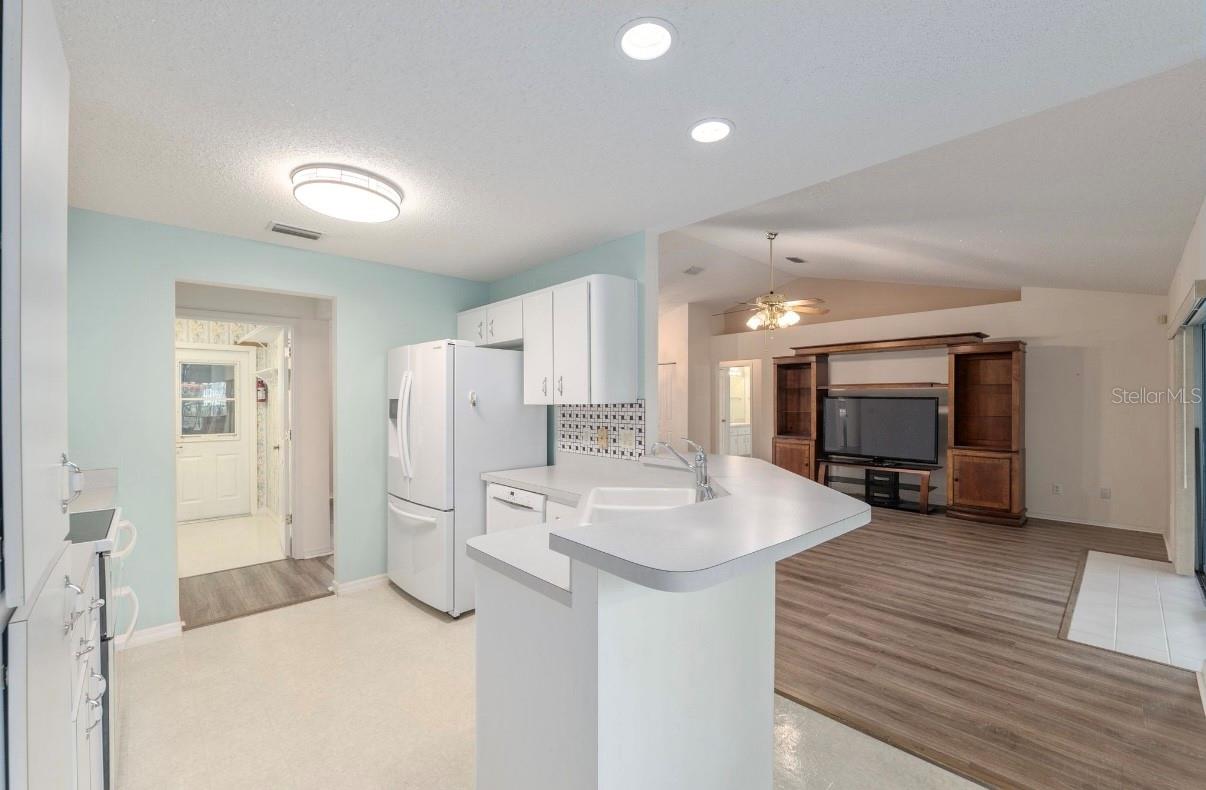 Image 12 of 54 For 5393 109th Place Road