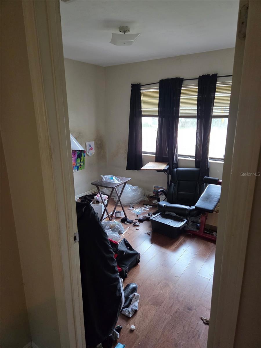 Image 4 of 11 For 841 60th Terrace