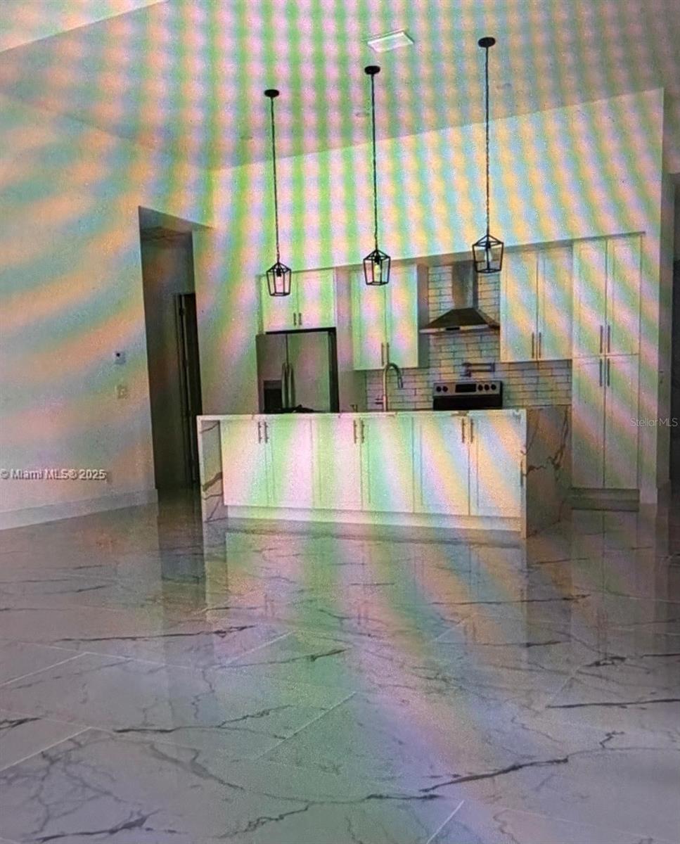 Image 2 of 14 For 2717 42 Avenue