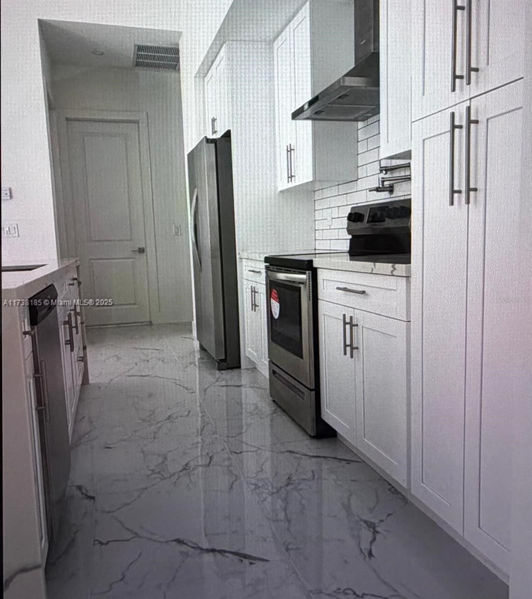 Image 5 of 14 For 2717 42 Avenue