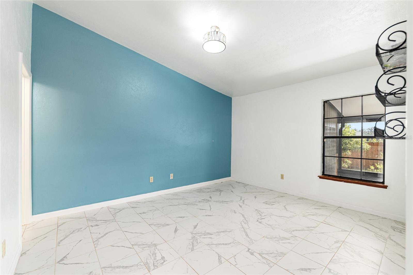 Image 18 of 37 For 6925 46th Avenue