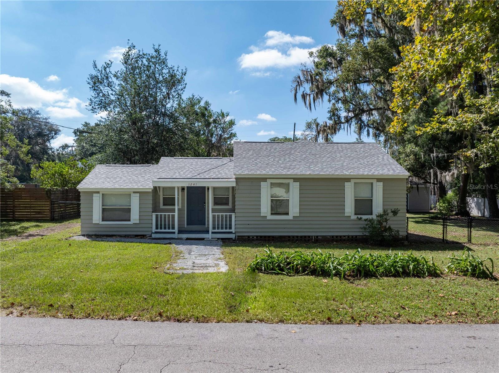 Image 26 of 41 For 1241 35th Avenue